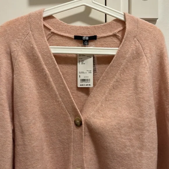 Uniqlo Souffle Yarn Long Sleeve Cardigan in Size S - Picture 16 of 16